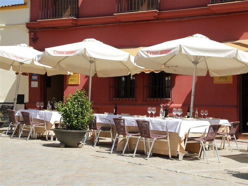 Hostal Pechi Huevar Del Aljarafe Exterior photo